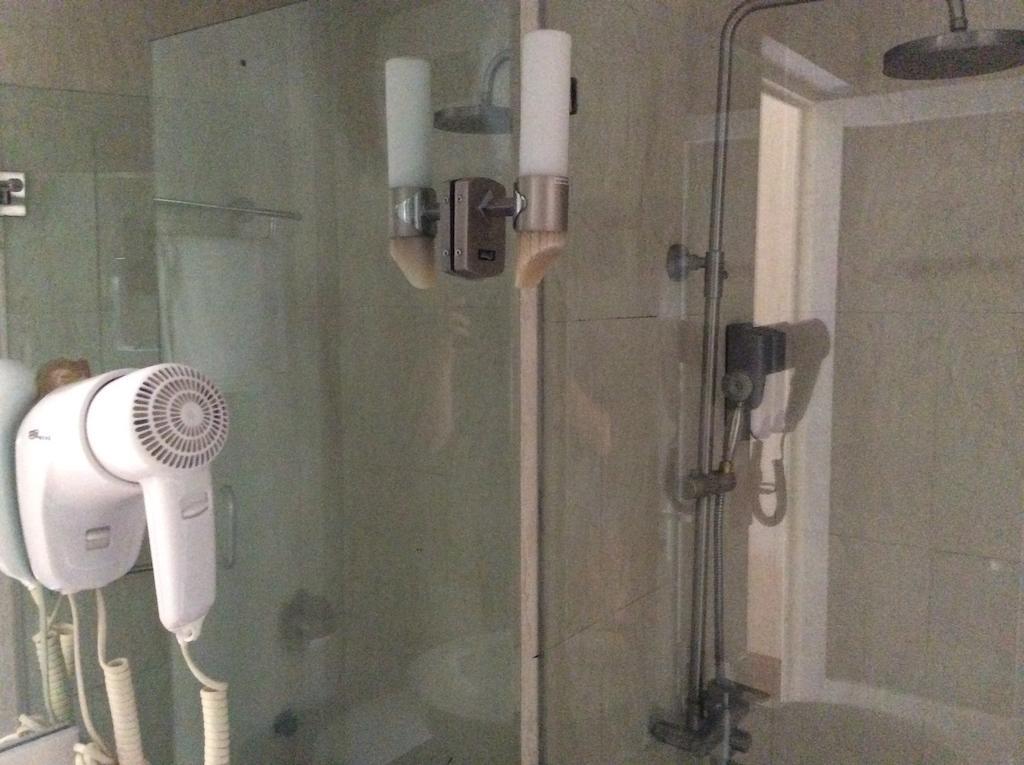 チューリップ ホテル ヴ ゴック パン ハノイ市 部屋 写真